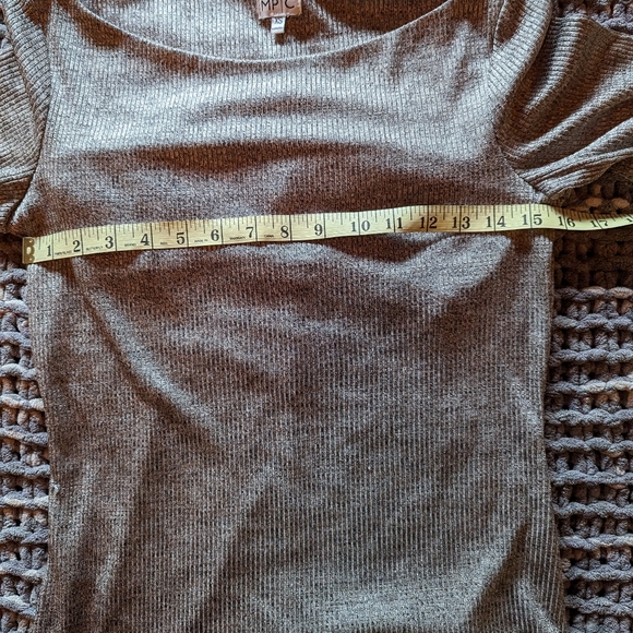 Long sleeve silver top, size XS - 3 for 20 $ - Picture 6 of 6